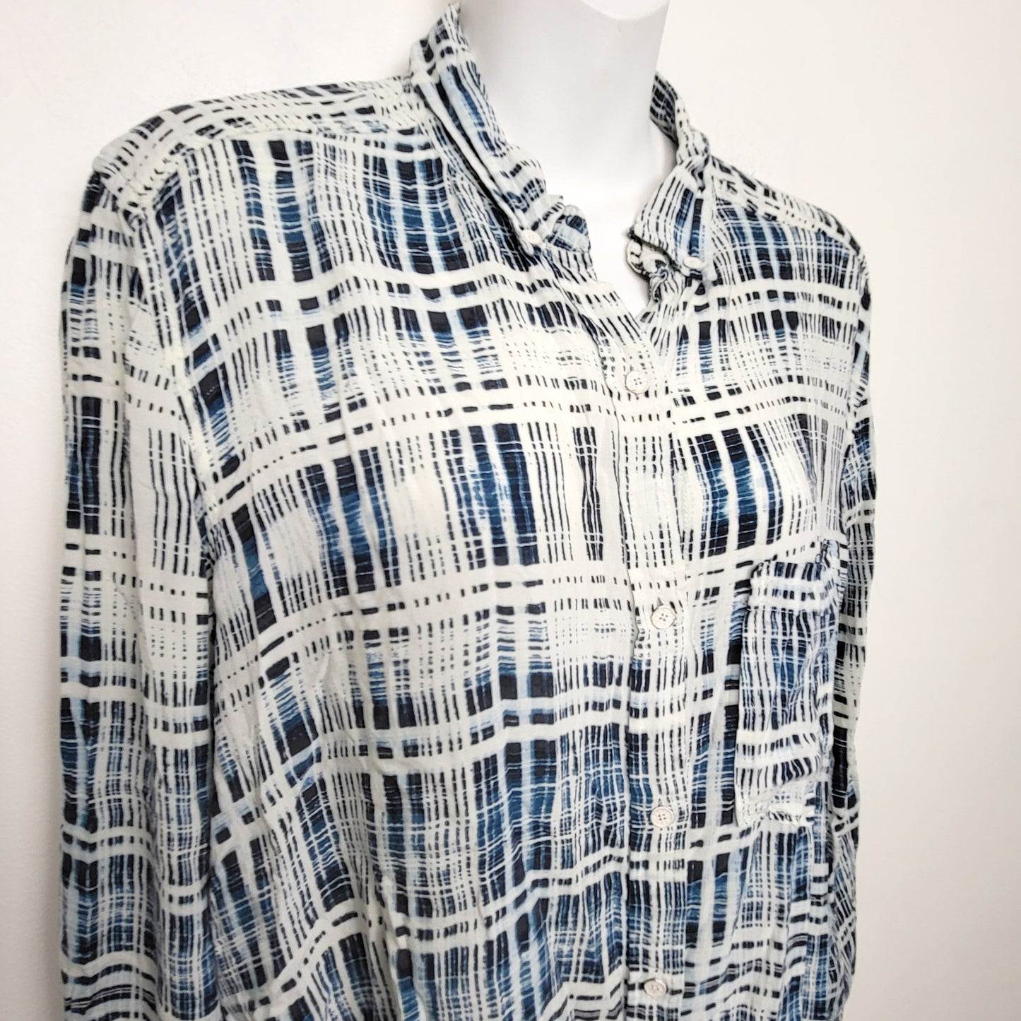 CMCRD11 - We the Free blue plaid patterned rayon blouse. Size small