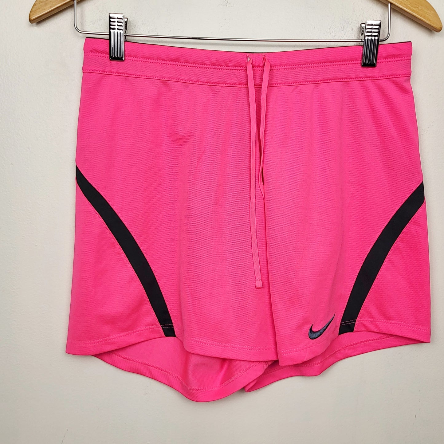 CMCRD11 - Nike hot pink Dr-fit active shorts. Size XL(measure as a 28 inch waist)