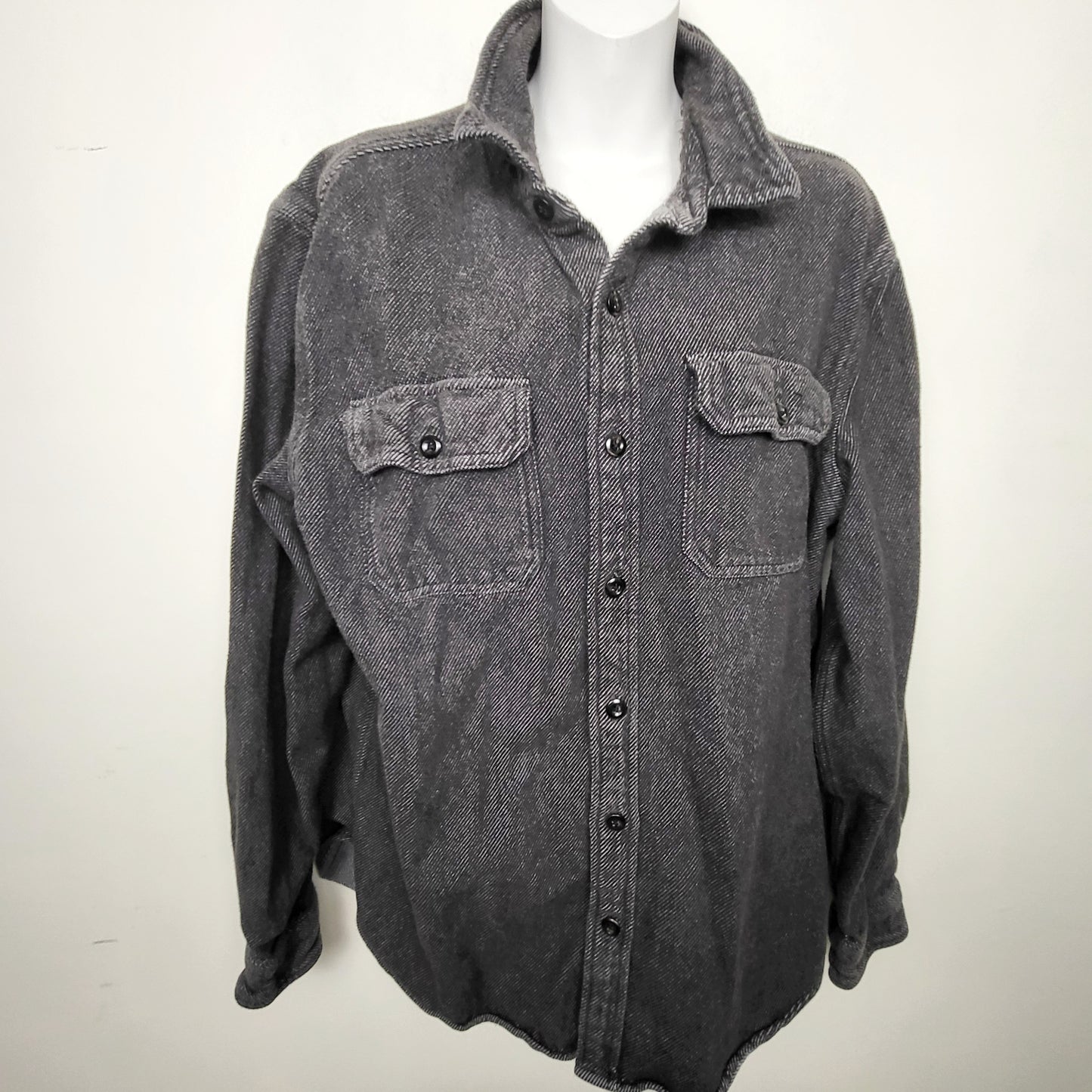 CMCRD11 - American Eagle grey plaid flannel shacket / work shirt. Size XL