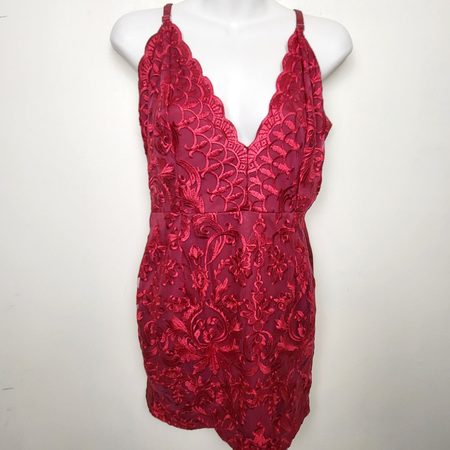 CMCRD11 - Pretty Little Thing red lacey bodycon dress. Size 8