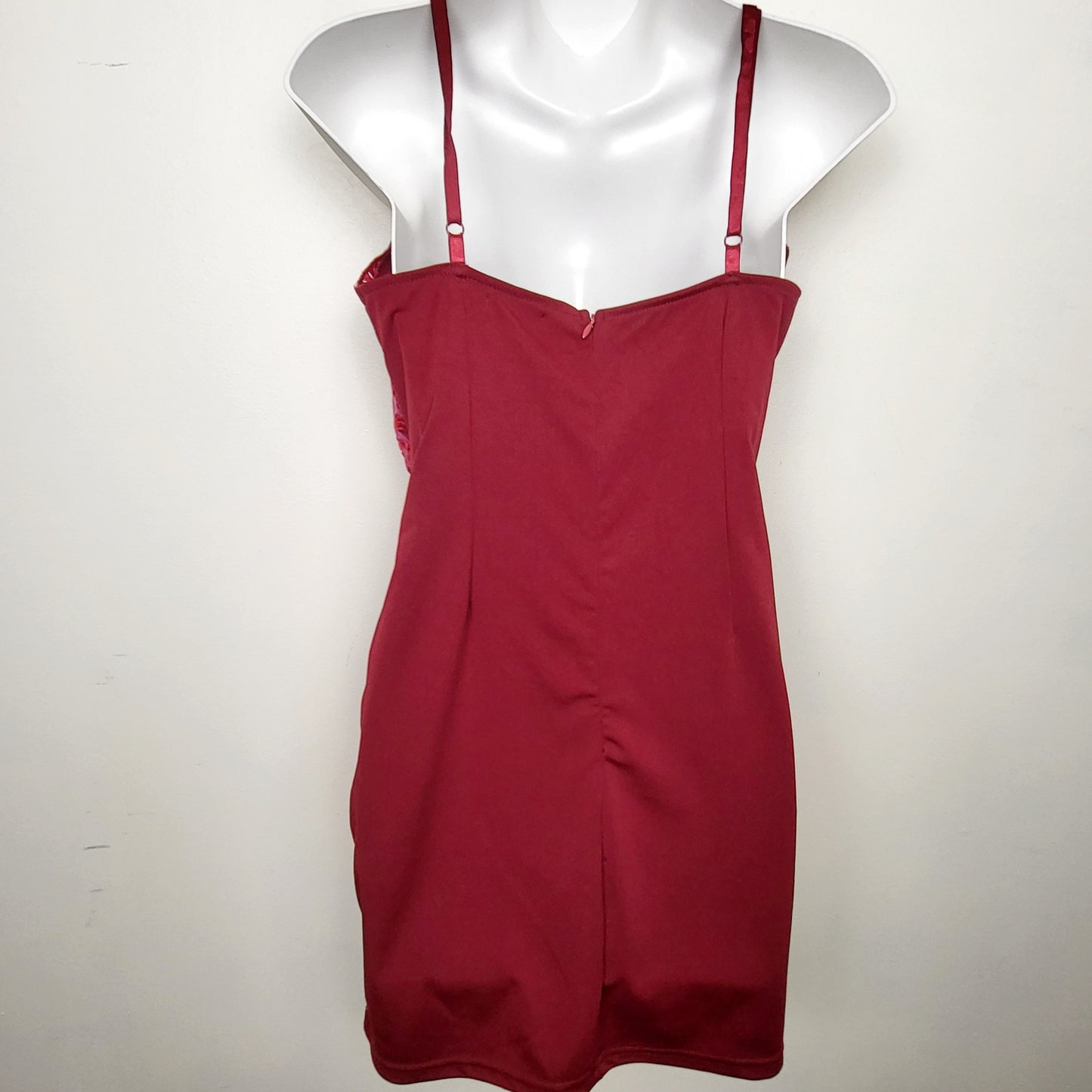 CMCRD11 - Pretty Little Thing red lacey bodycon dress. Size 8