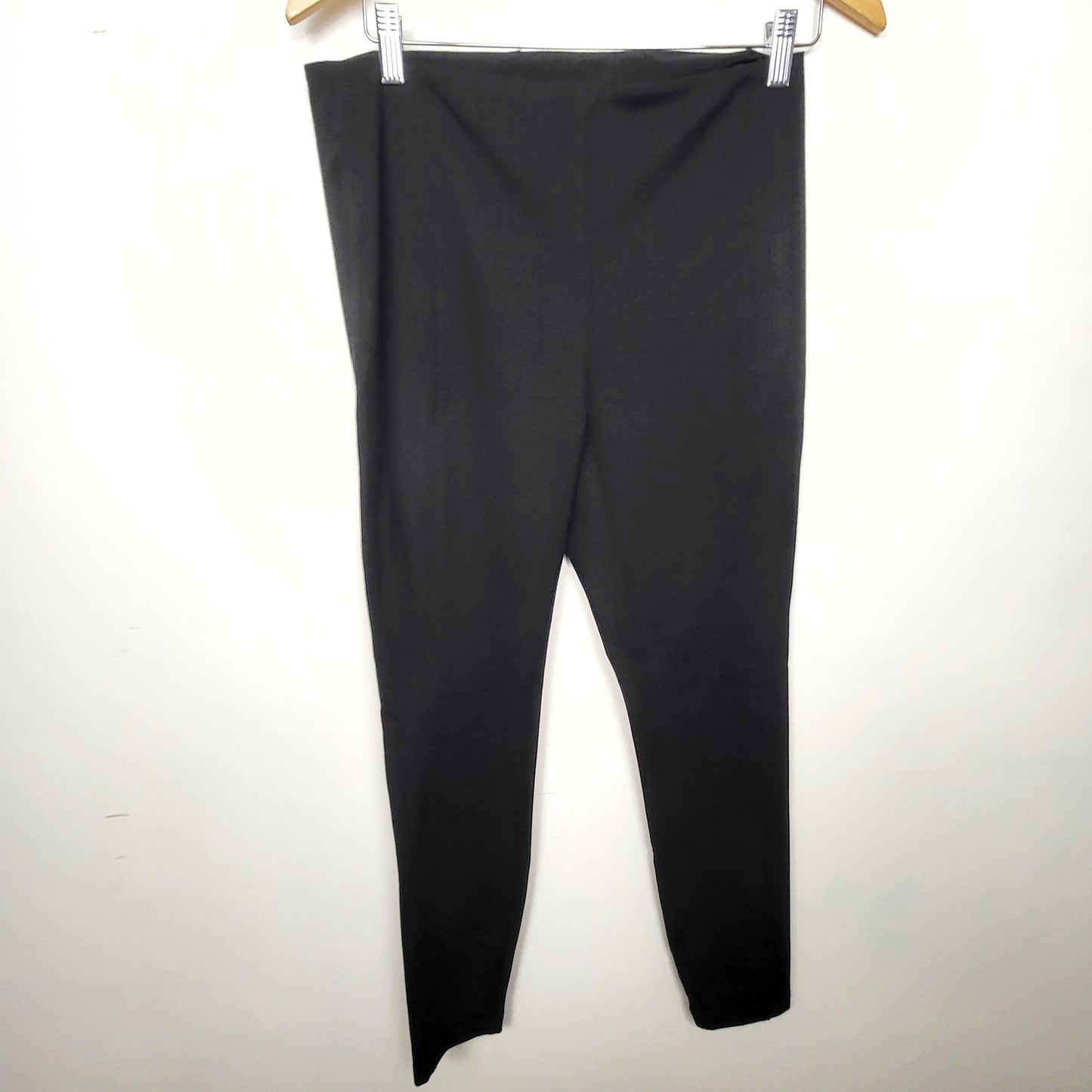 CMCRD11 - Hilary Radley black tapered leg dress pants. Size medium