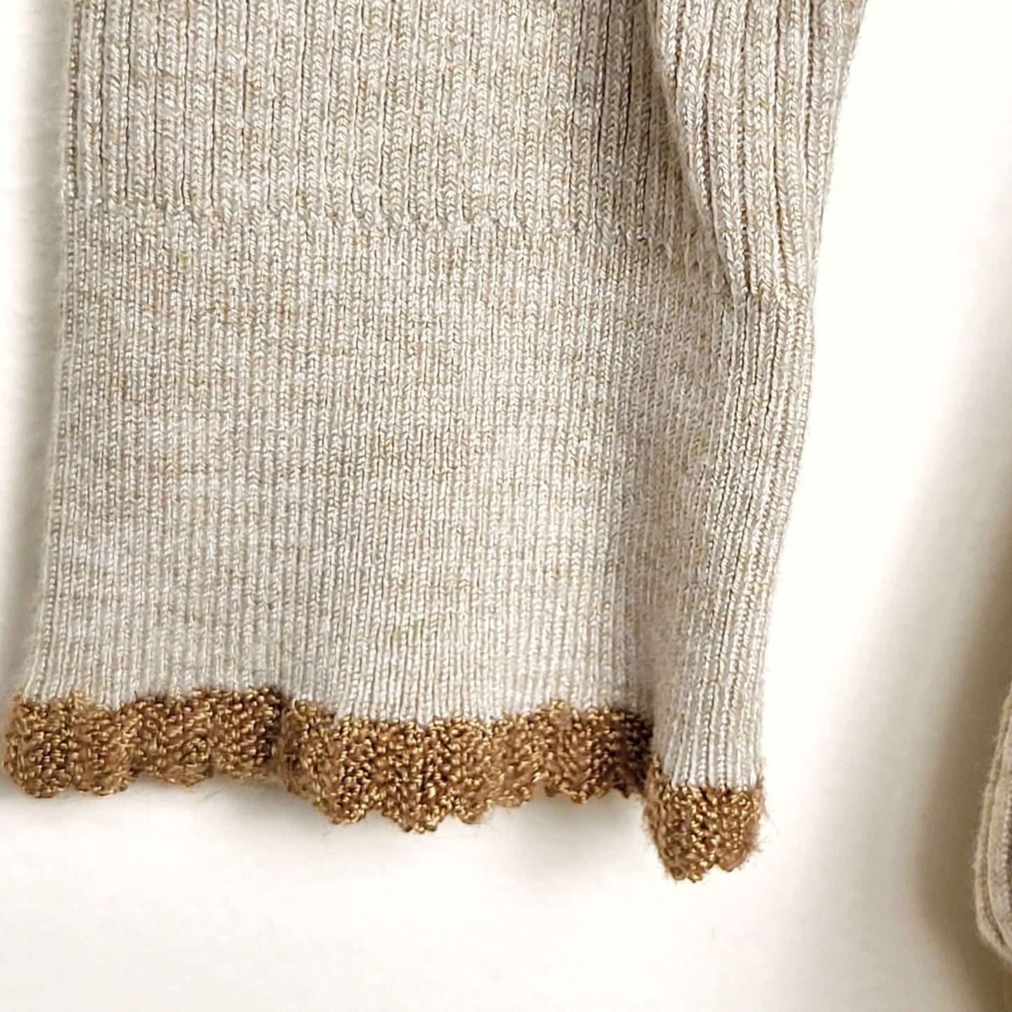 CMCRD11 - Scotch and Soda beige rib knit fitted sweater. Size small