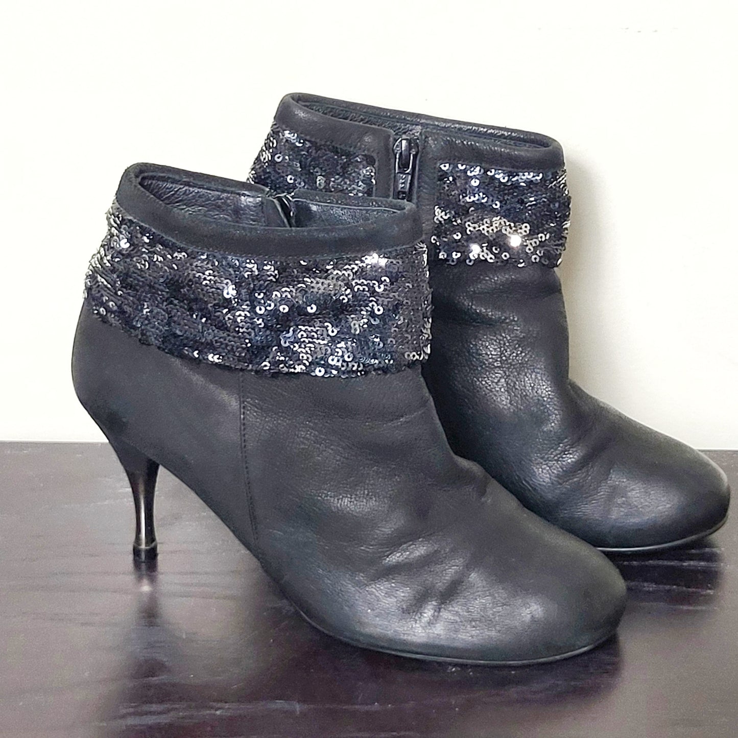 CMCRD11 - Missmr black leather ankle boots with sequin detailing. Size 7