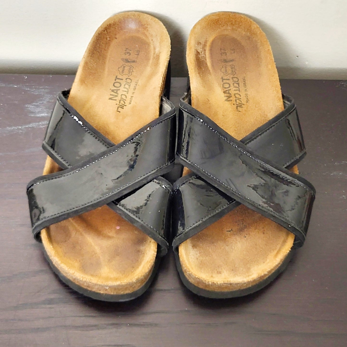 CMCRD11 - Naot black patent leather "cheyenne" Birk style sandals. Size 6