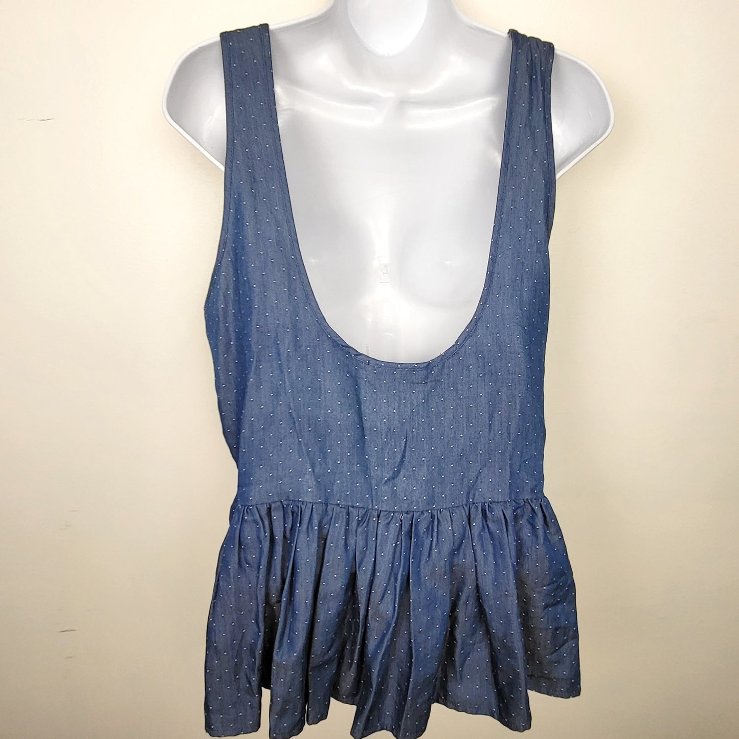 CMCRD2 - Jackson Rowe blue polka dot denim look sleeveless peplum top. Sizes like med/large