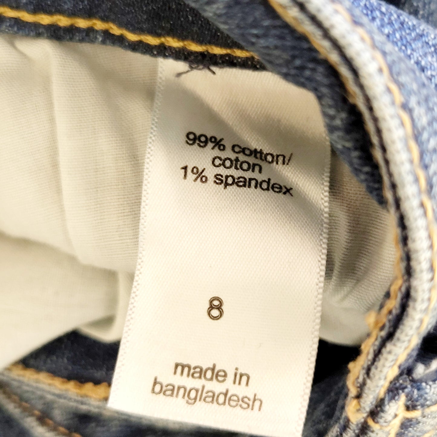 CMCRD2 - Maurices distressed cropped straight leg jeans. Size 8