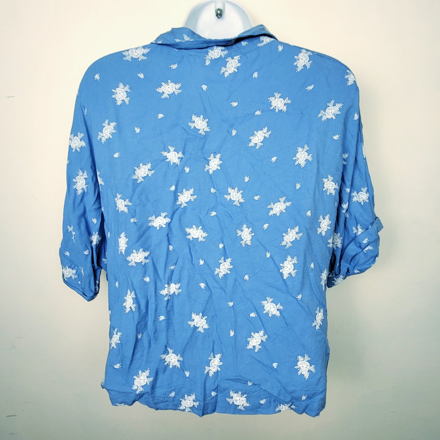 CMCRD2 - Roxy blue boxy fit short sleeved button down shirt. Size large