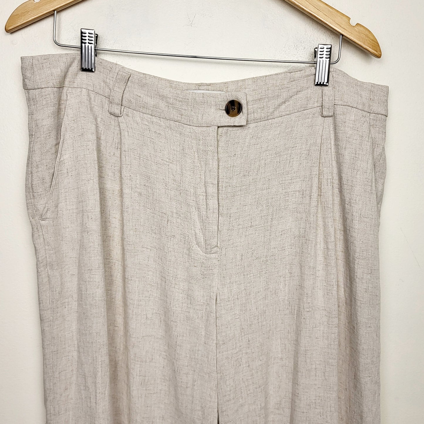 CMCRD2 - b.young BYJOHANNA Trousers in Natural Linen colour. Size 42 (size XL)