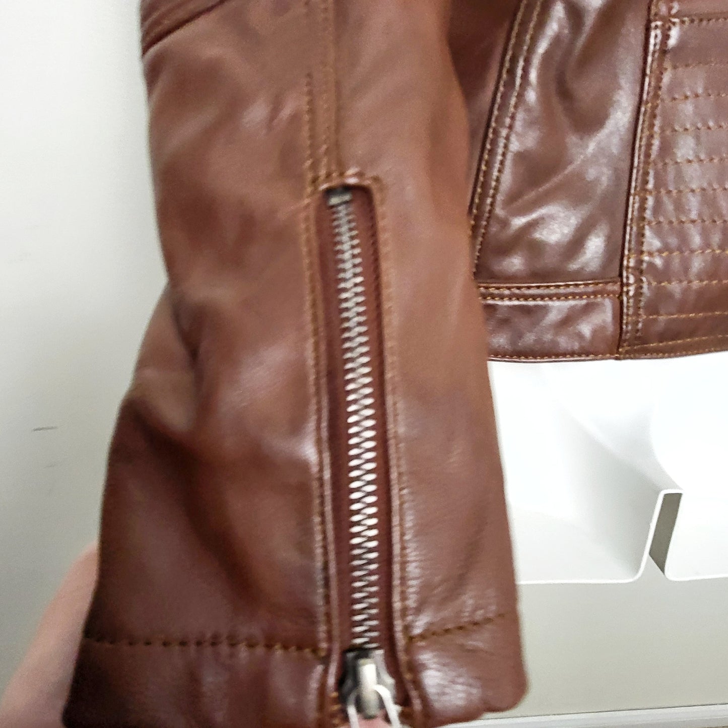 CMCRD2 - Boutique of Leathers brown hooded zip up leather jacket. Size small 🍁