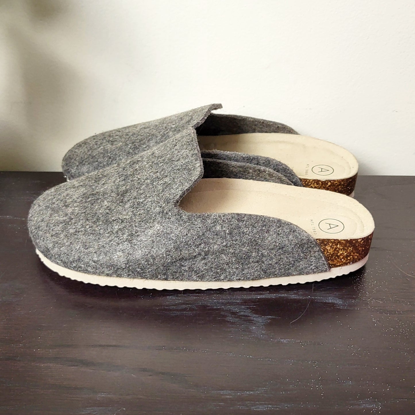 CMCRD2 - Grey felted wool cork slippers. Size 7