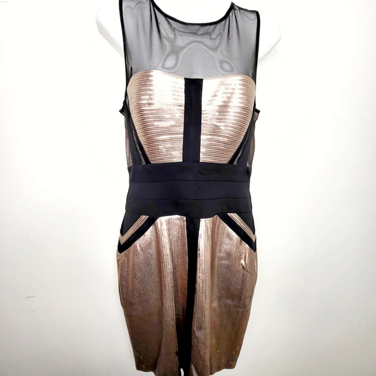 AMHU1 - BCBG MAXAZRIA Reina Sequin Sheath Dress in Rose Gold + Black. Size Medium