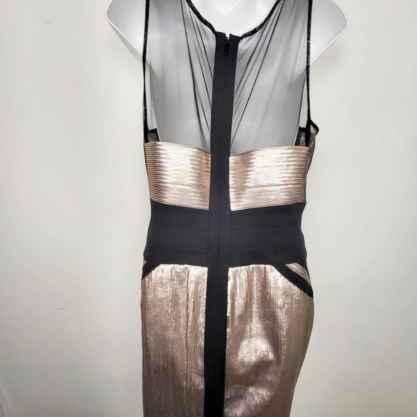AMHU1 - BCBG MAXAZRIA Reina Sequin Sheath Dress in Rose Gold + Black. Size Medium