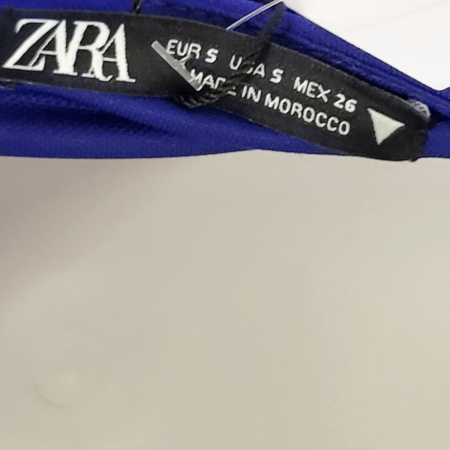 JKZ2 - NEW - ZARA 3D Floral Detail Ruched Strappy Halter Zipper Closure Bodysuit. Size small