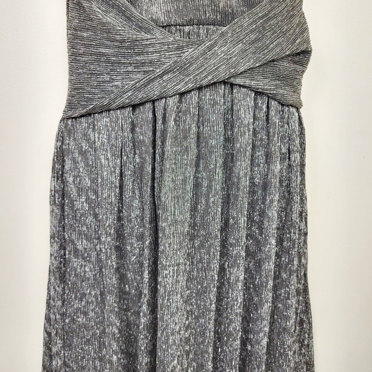 JKZ2 - DEX Women's Metallic Pleated V-Neck Mini Dress. Size small