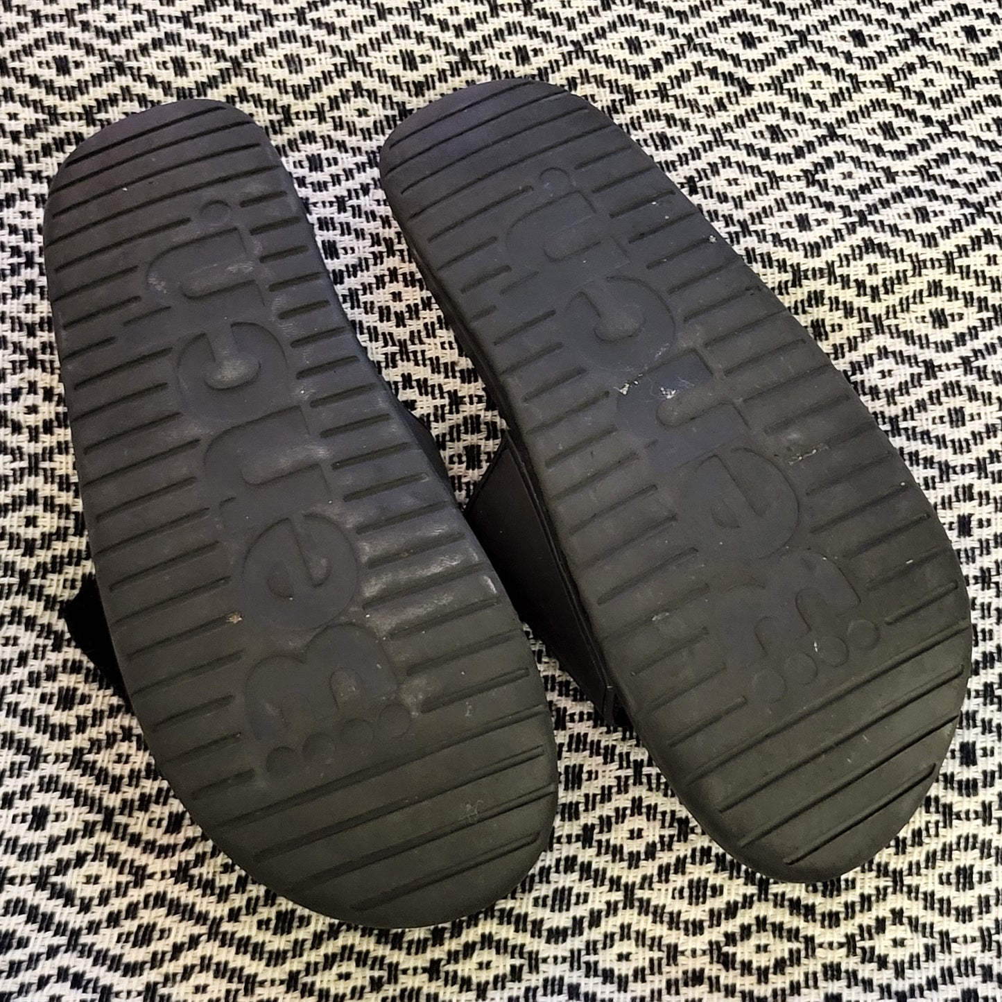 JKZ2 - Bench black slide sandals. Men's size 10