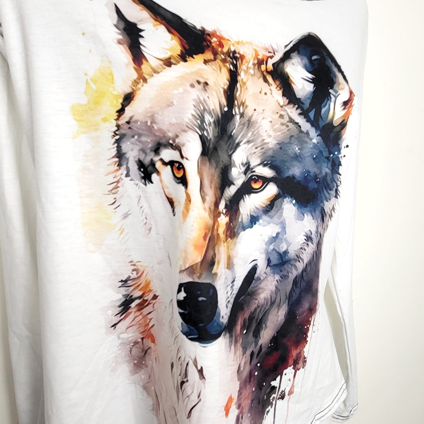 JLMB1 - Unbranded white off the shoulder wolf t-shirt. Size medium
