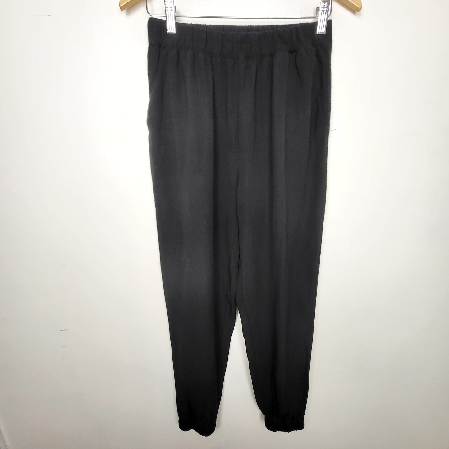 JLMB1 - Only black "Nova Lux Lounge Pant" elastic waist pants with tapered leg. Size medium