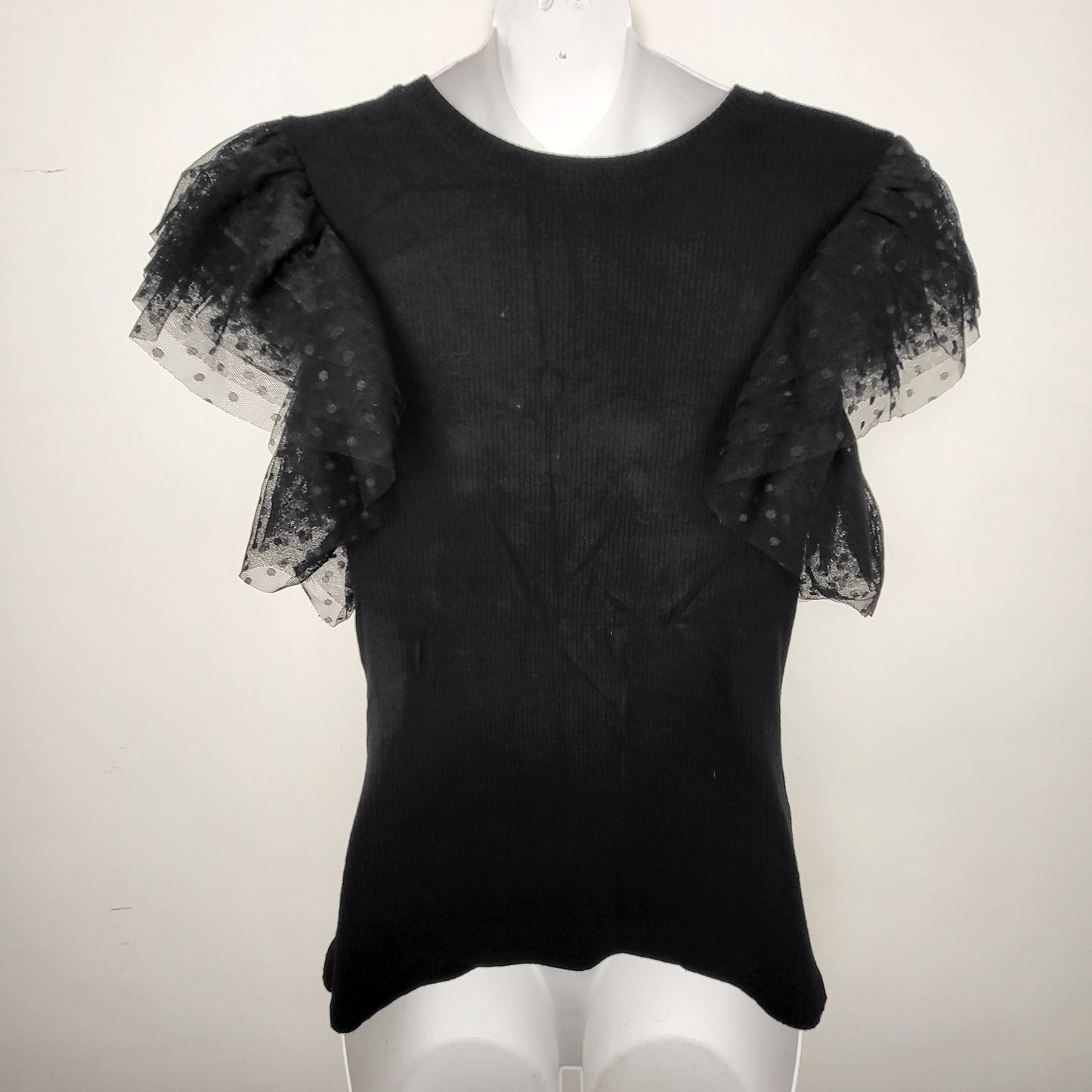 JLMB1 - Black dotty mesh ruffle sleeve ribbed knit top. Size medium