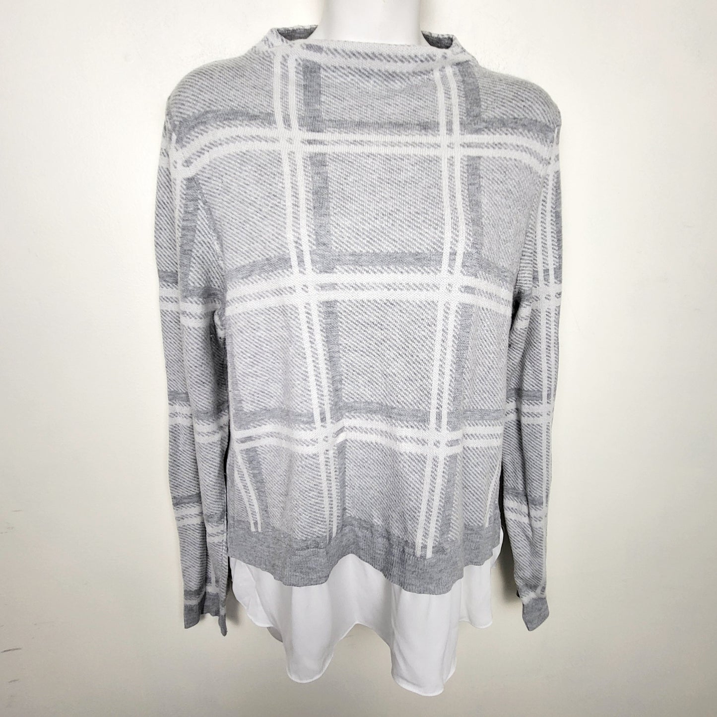 MHCK1 - Camber and Grace grey plaid super soft sweater. Size large