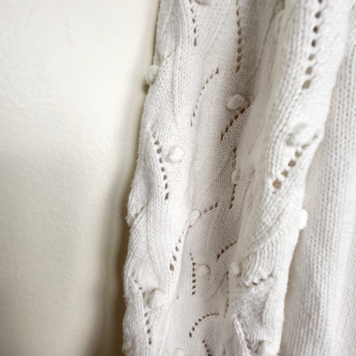 MHCK1 - RW and Co white textured open cardigan sweater. Size large 🍁