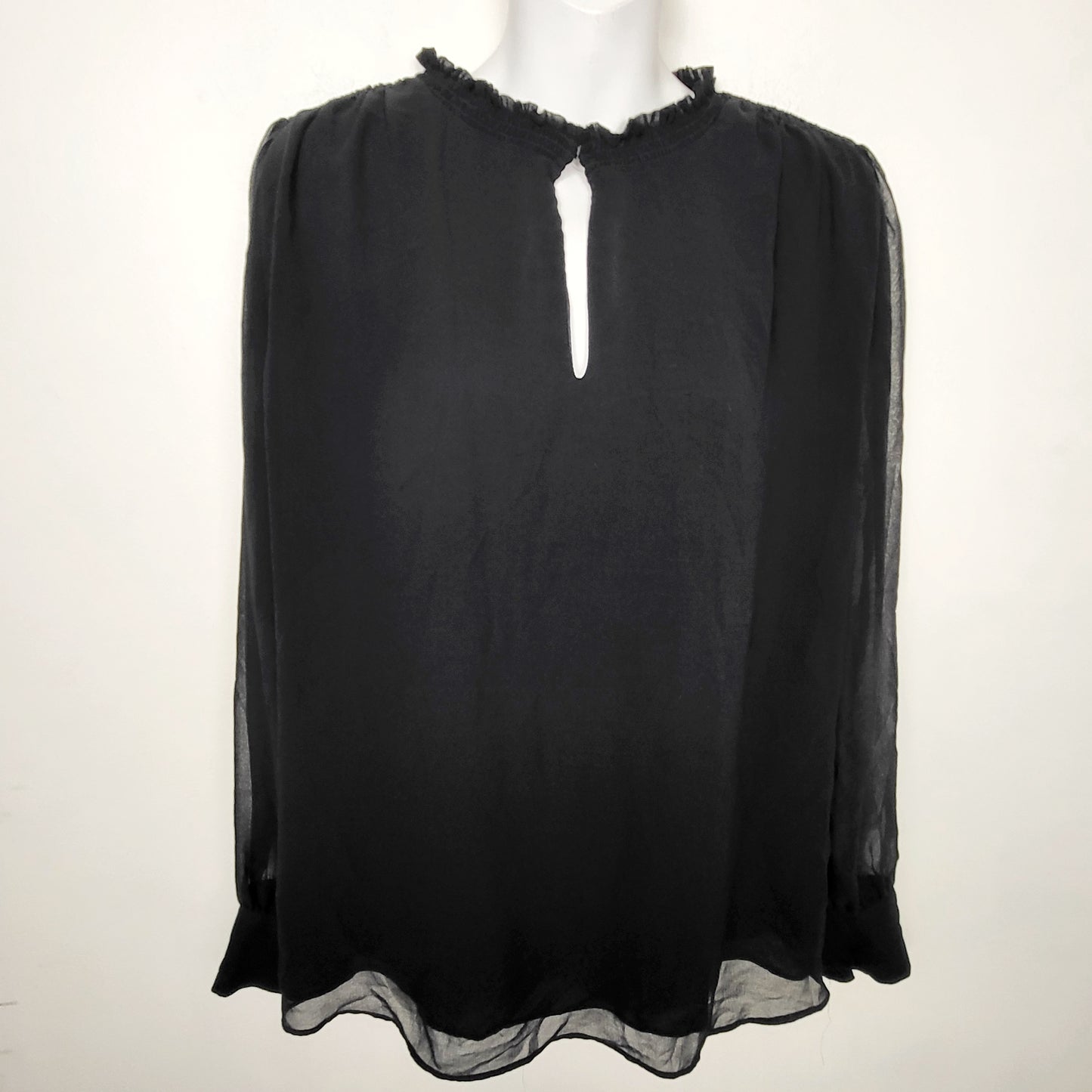 MHCK1 - RW and Co black keyhole blouse with ruffle collar. Size large 🍁