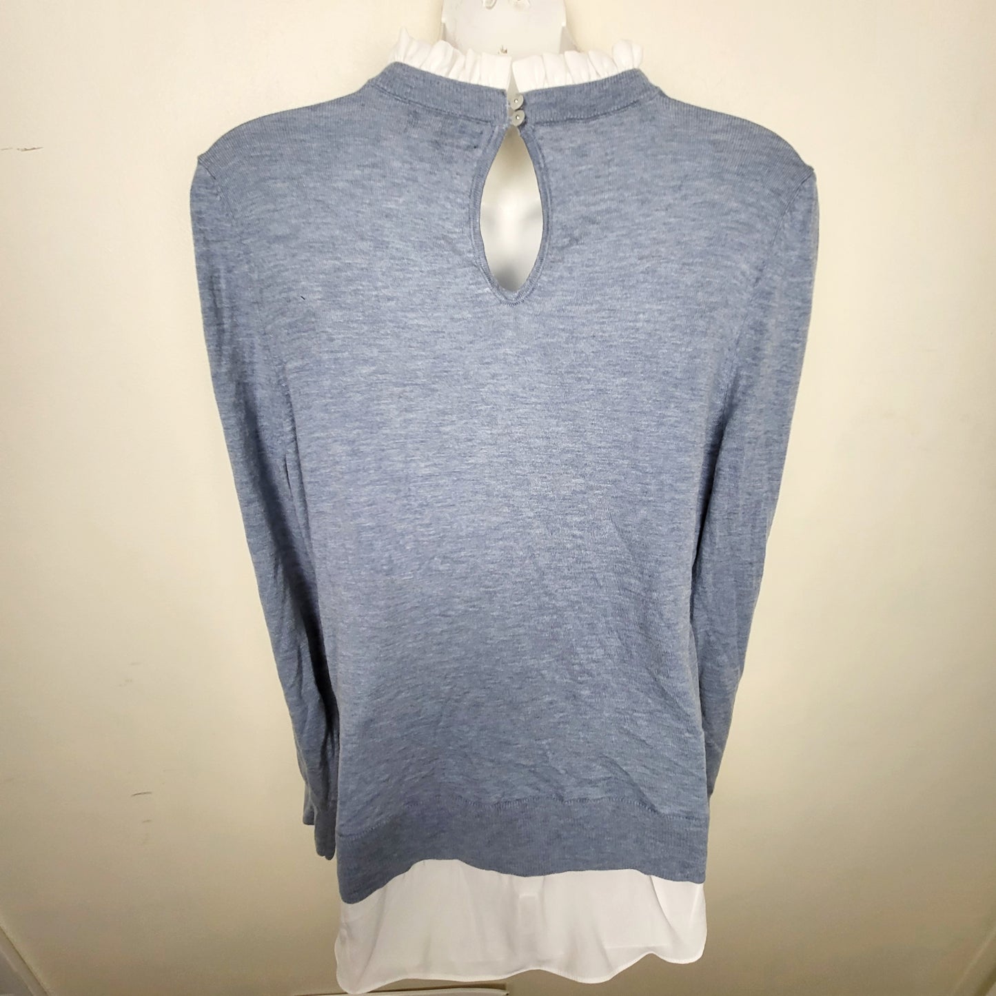 MHCK1 - RW and Co blue lightweight fooler sweater with ruffled collar. Size large 🍁