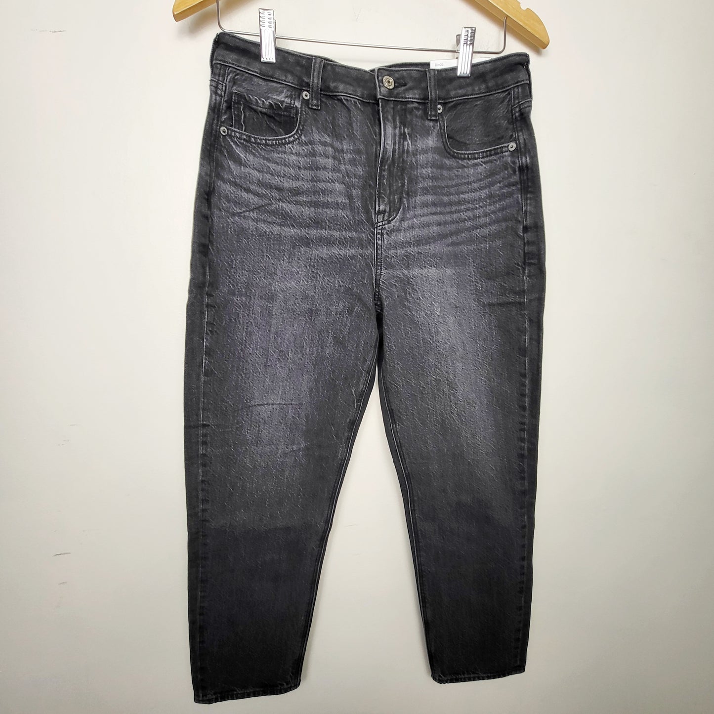 MFAIR1 - NEW - American Eagle black Strigid jeans. Size 8 (29)
