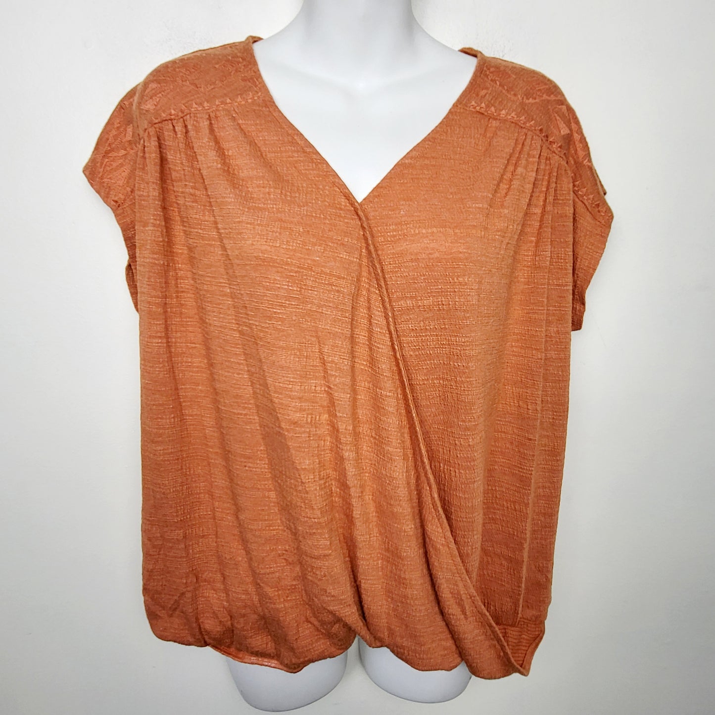 MFAIR1 - Cable and Gauge orange suprlice tee with embroidered details. Size large