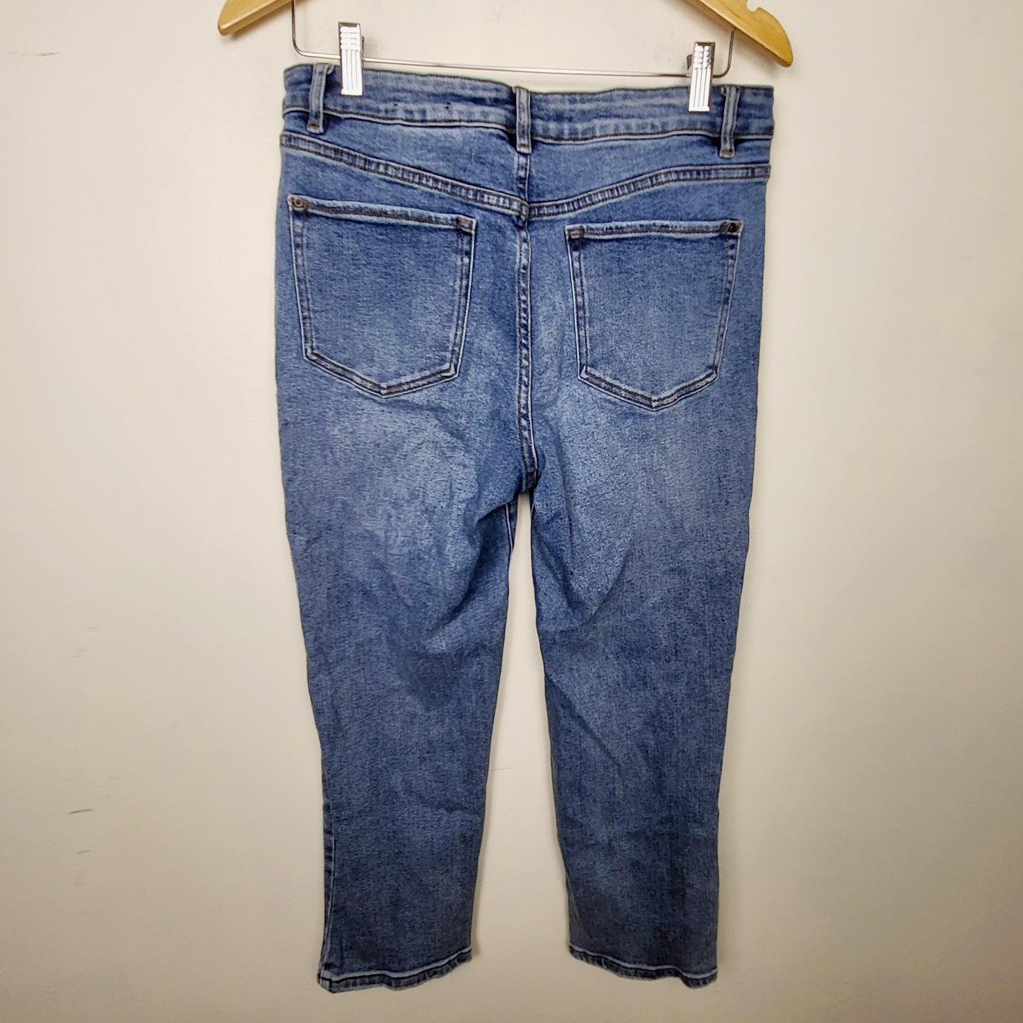 MHCK2 - RW and Co cropped high rise straight leg jeans. Size 31