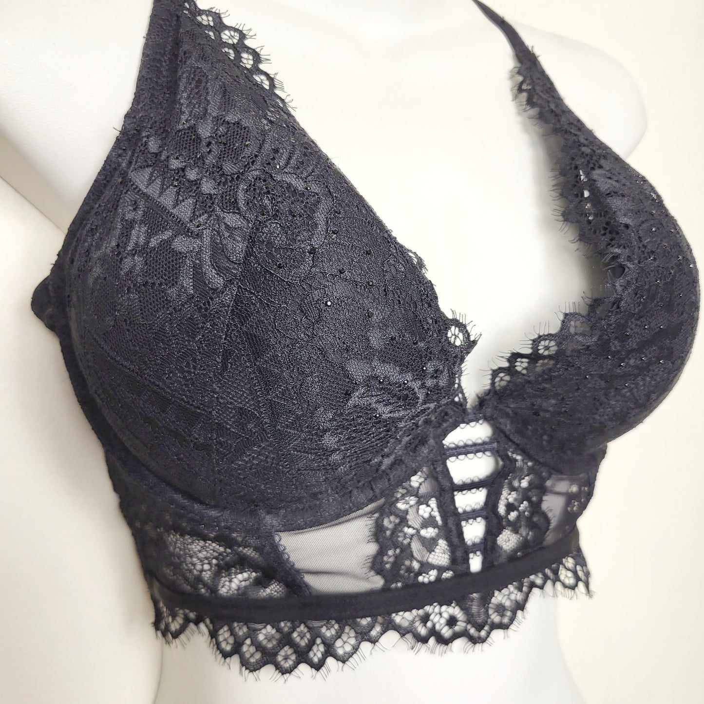 RHW - La Senza black lace Beyond Sexy Deep Plunge push-up bra. Size 34DD
