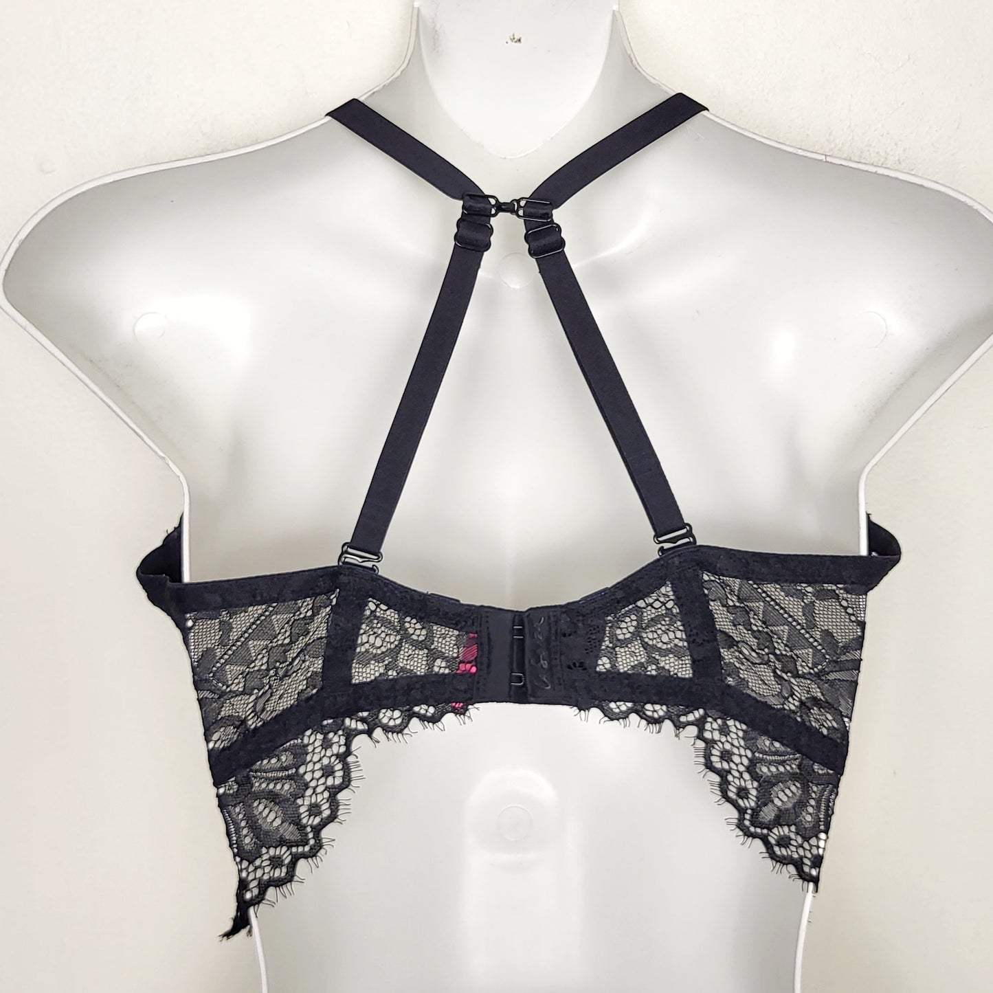 RHW - La Senza black lace Beyond Sexy Deep Plunge push-up bra. Size 34DD