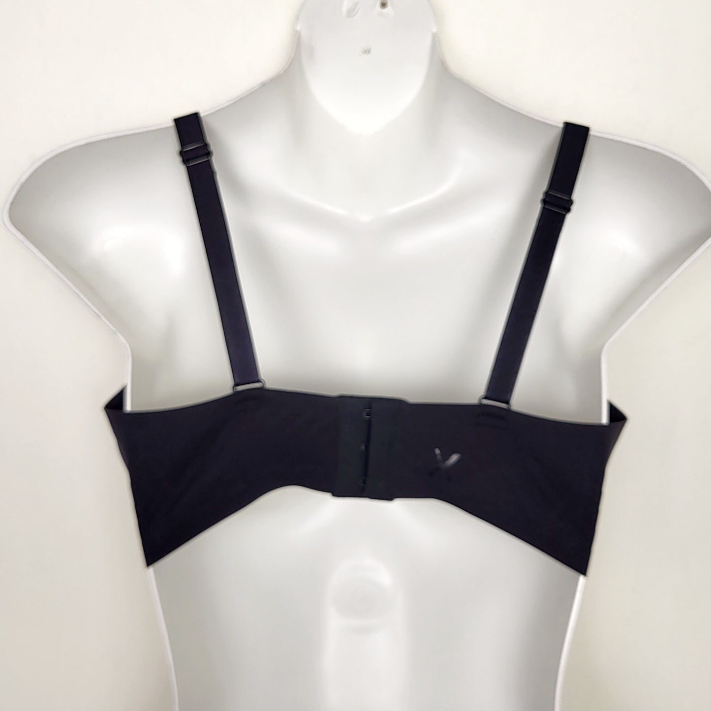 RHW - Knix black lace Wing Woman wireless contour bra. Sizes like a small 🍁