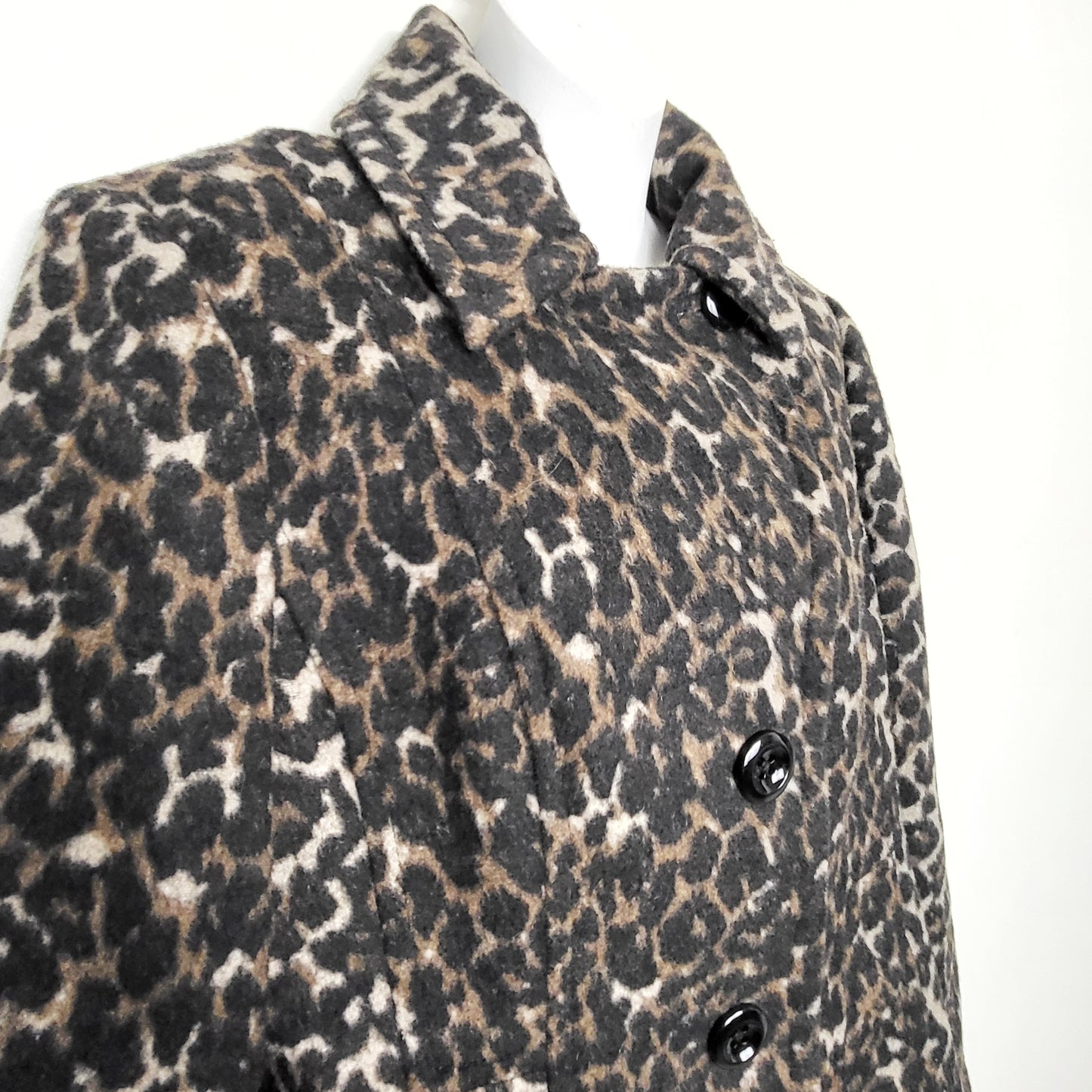 RHW - Anne Klein button down leopard print coat. Size medium