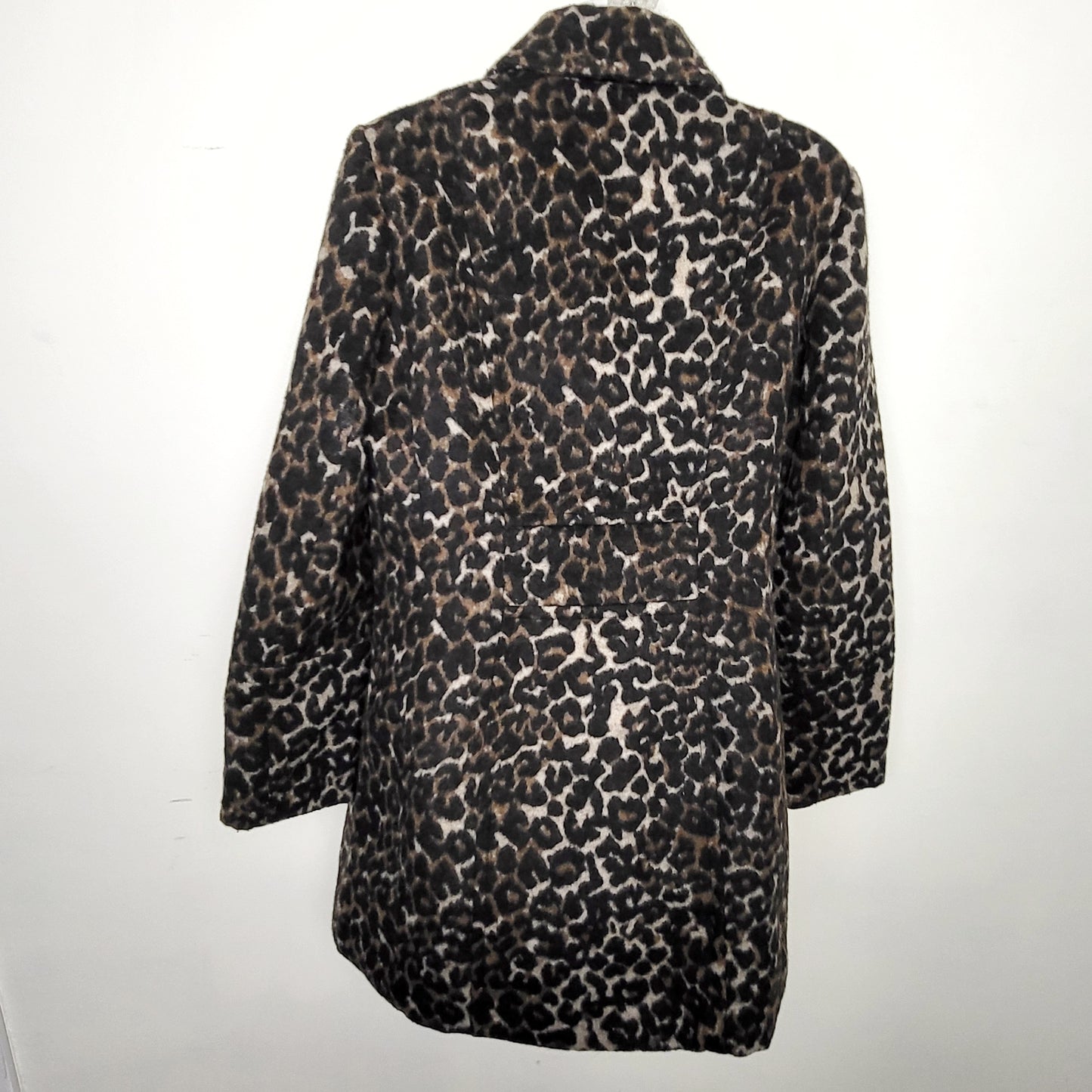 RHW - Anne Klein button down leopard print coat. Size medium