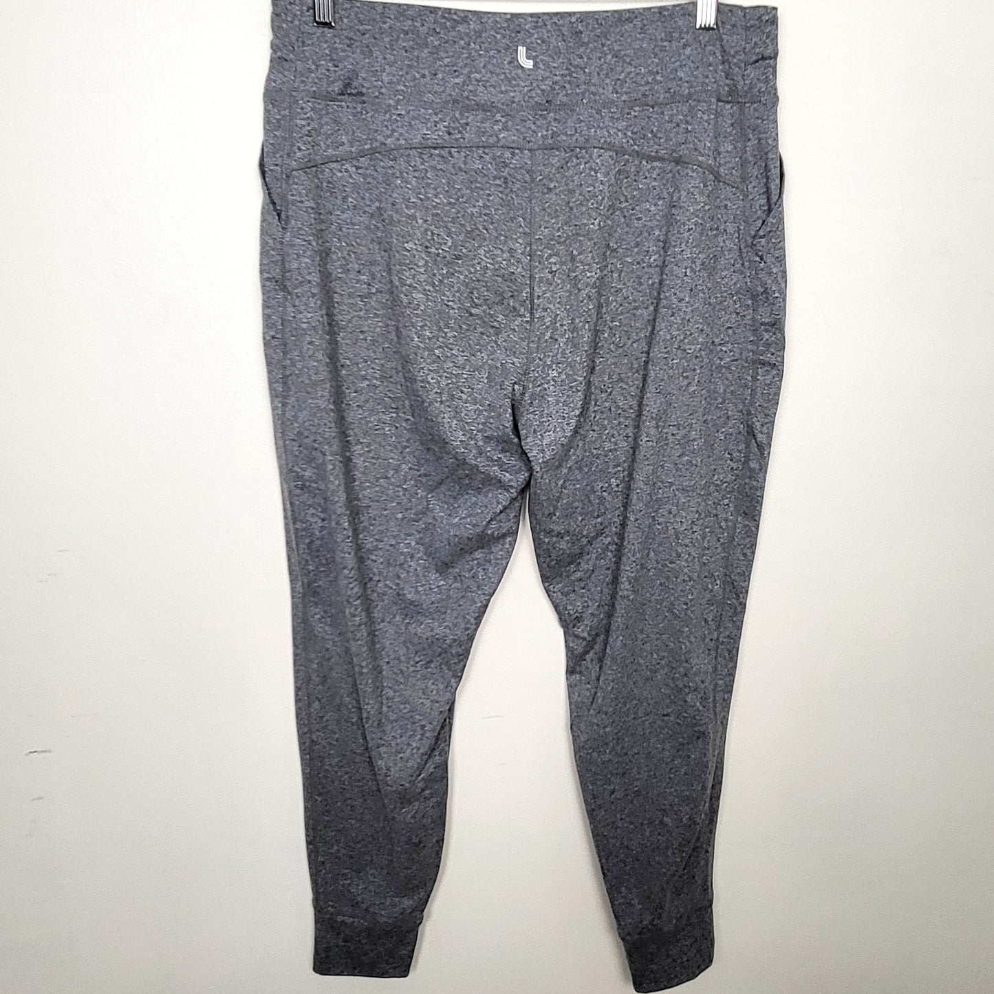 JFLM1 - Lole grey tapered leg joggrs with drawstring waist. Size large