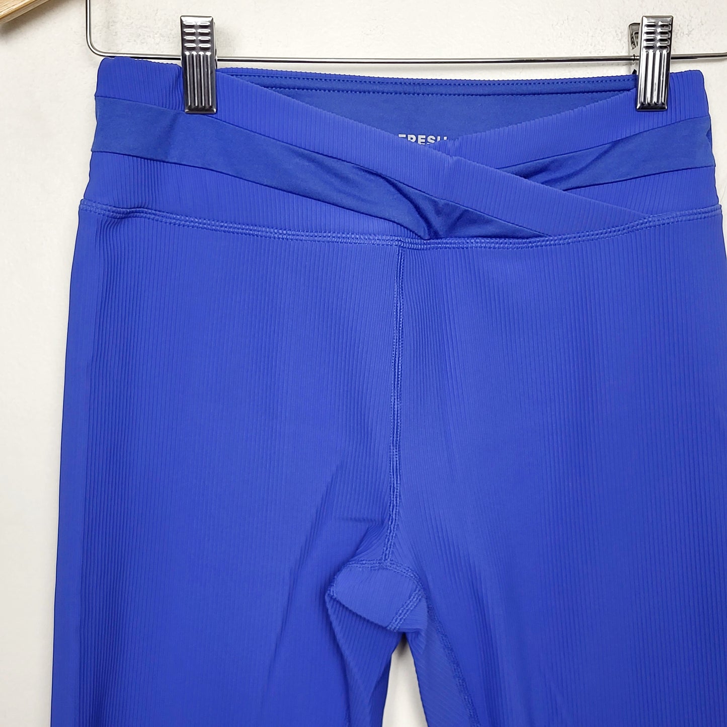 JFLM1 - Joe blue ribbed capri active leggings. Size medium ๐