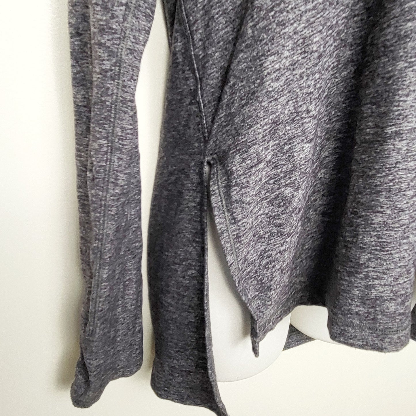 KLJ1 - Lululemon grey marled top. Sizes like a large