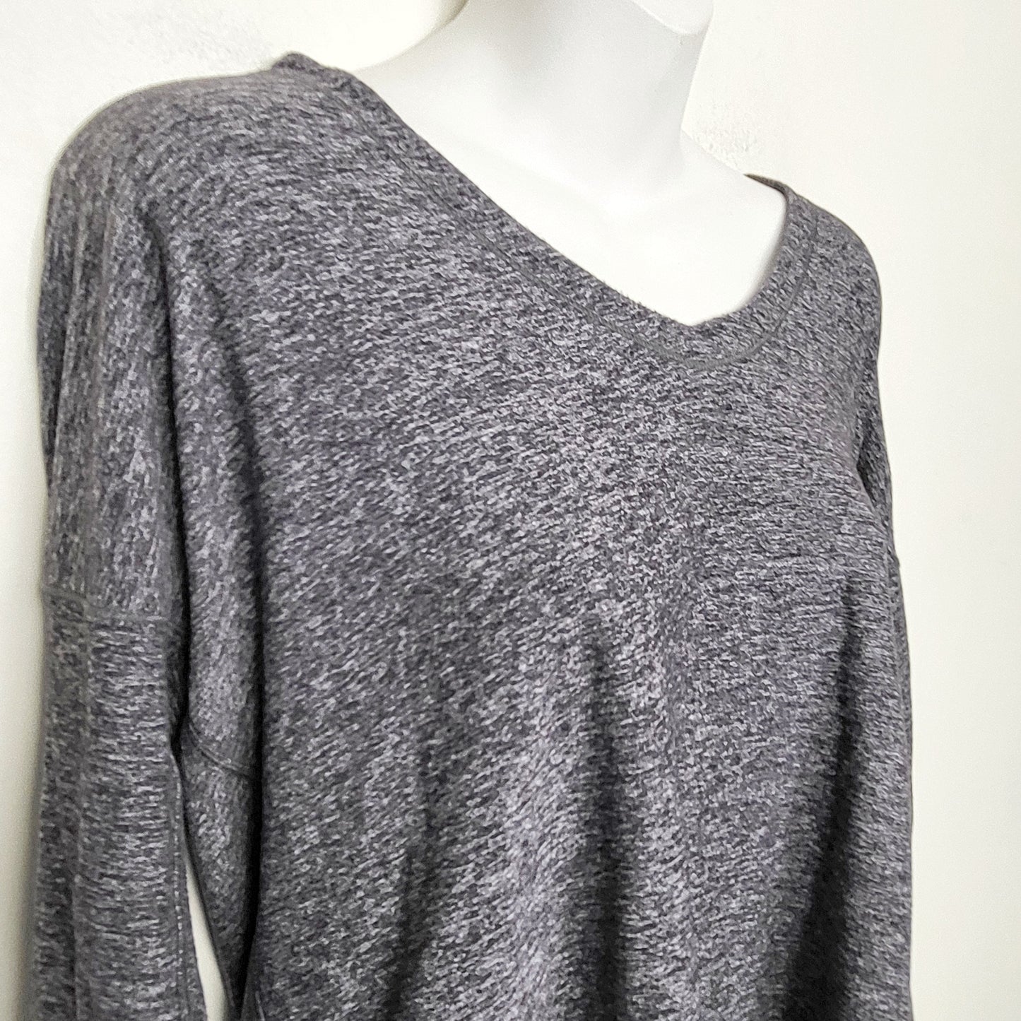KLJ1 - Lululemon grey marled top. Sizes like a large