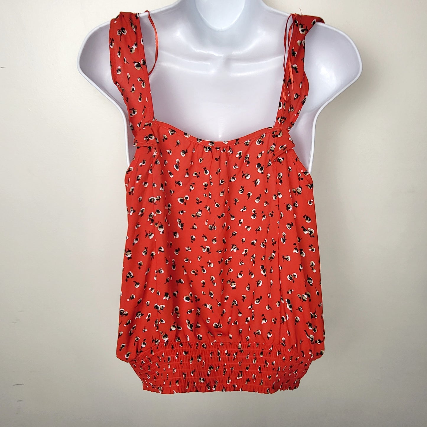 BBIN1 - Sienna Sky red floral print sleeveless top. Size large