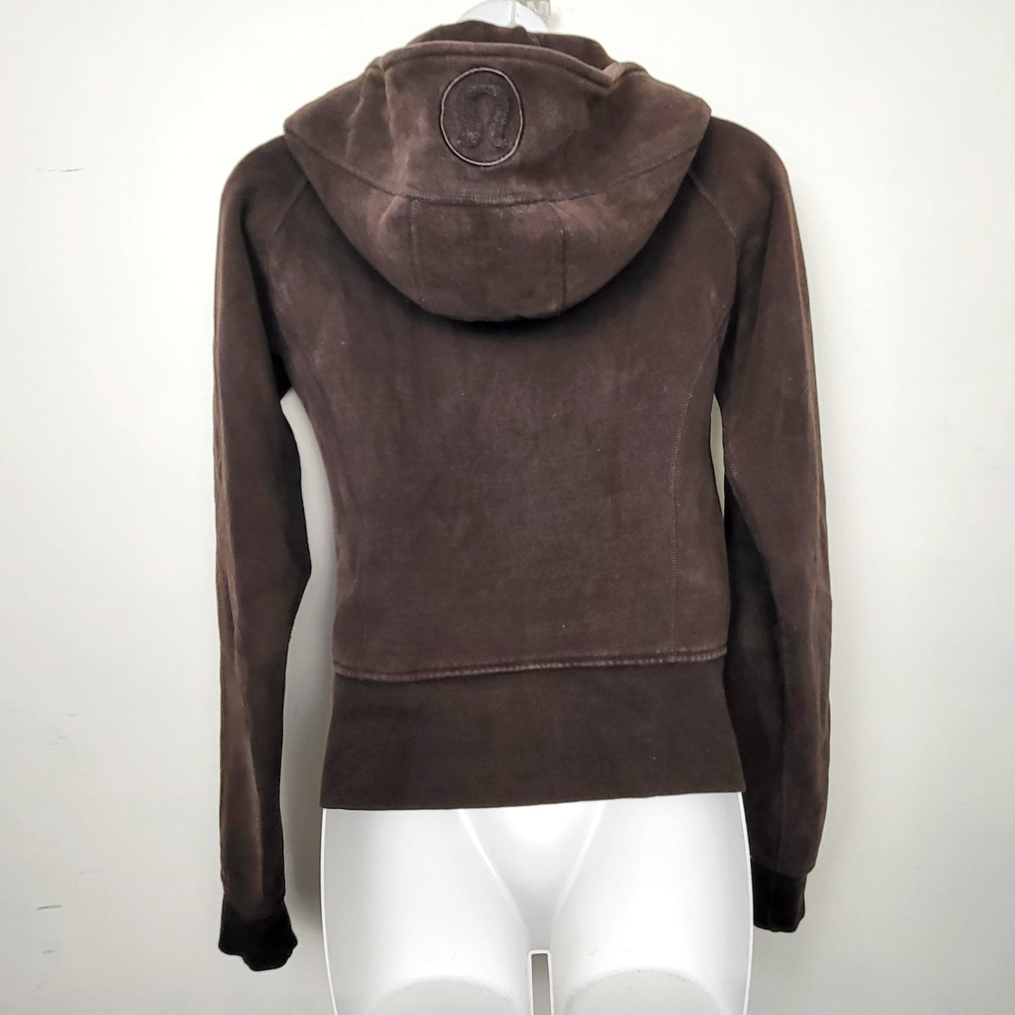 KBRD - Lululemon brown cropped scuba hoodie. Sizes like an XS