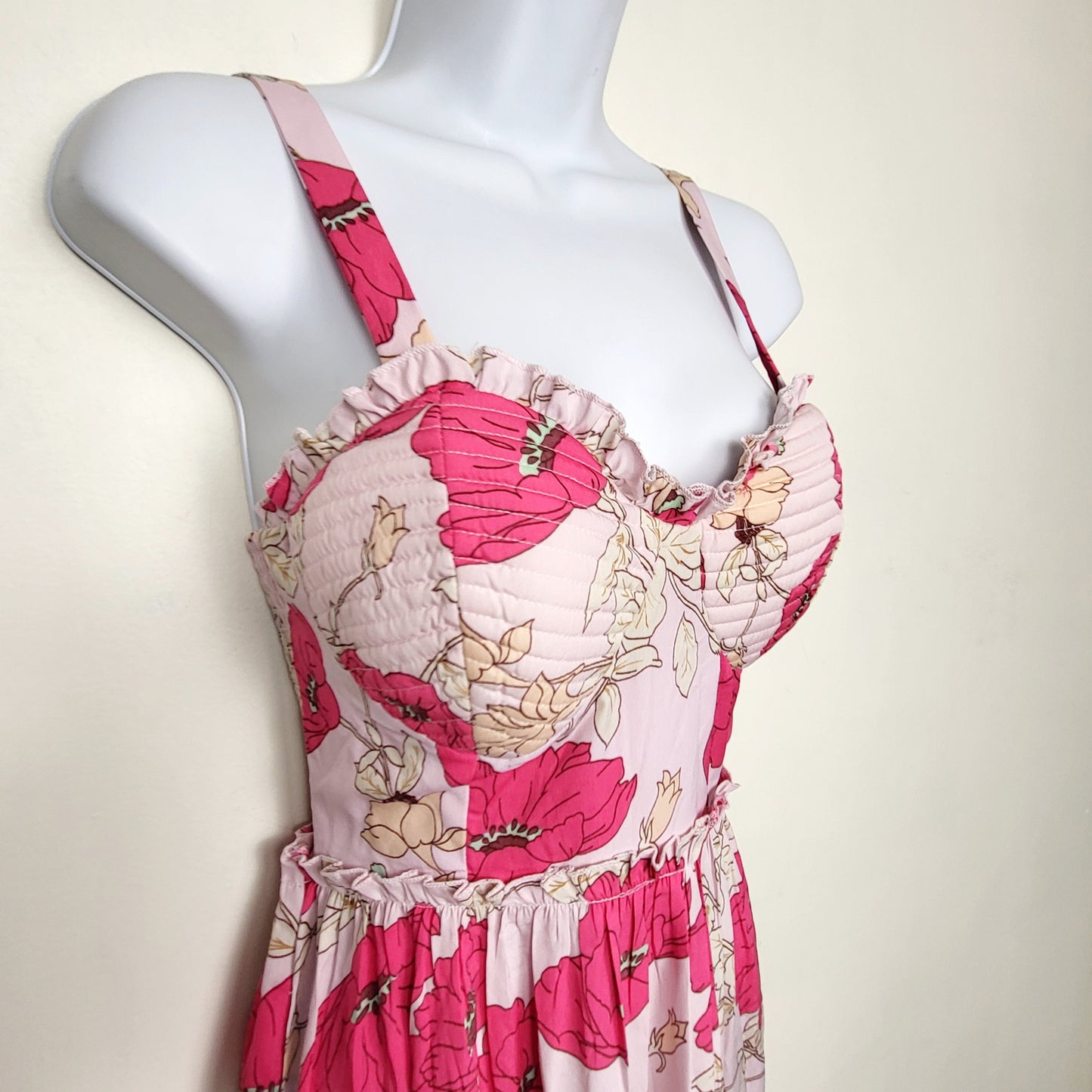 CSAL1 - NEW - Land of the Free pink floral print maxi dress. Size XS