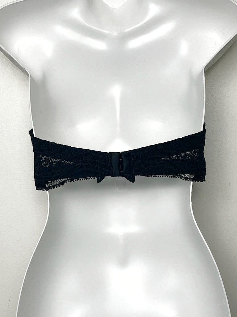 MFTZ2 - Calvin Klein black strapless push up bra. Size 34C
