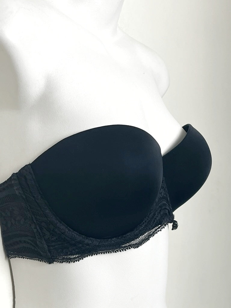 MFTZ2 - Calvin Klein black strapless push up bra. Size 34C