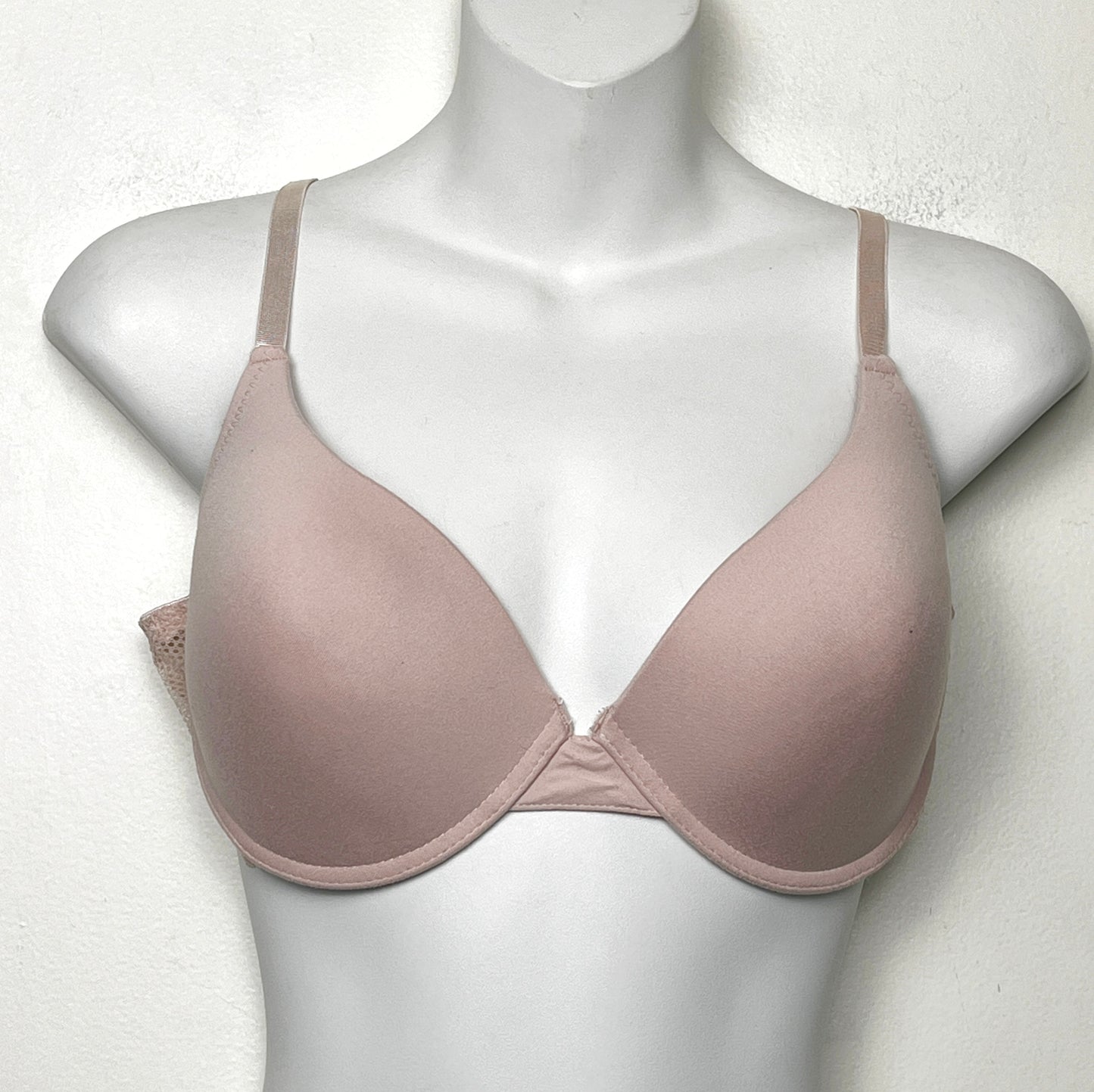 MFTZ - Jessica Simpson pink lightly padded underwire bra. Size 36C