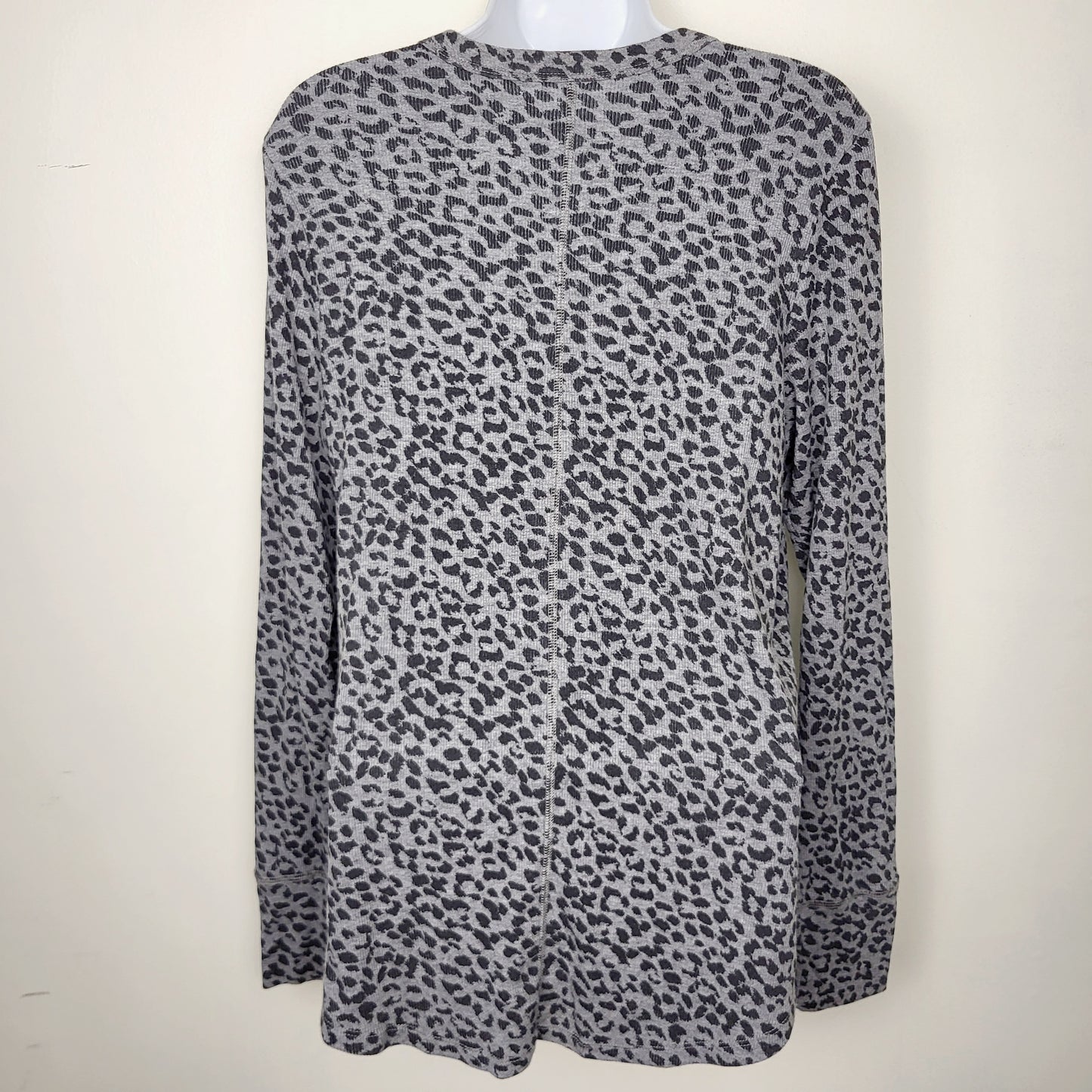 MBRS - Aerie grey leopard print ribbed Henley top. Tag size large but measures as a medium