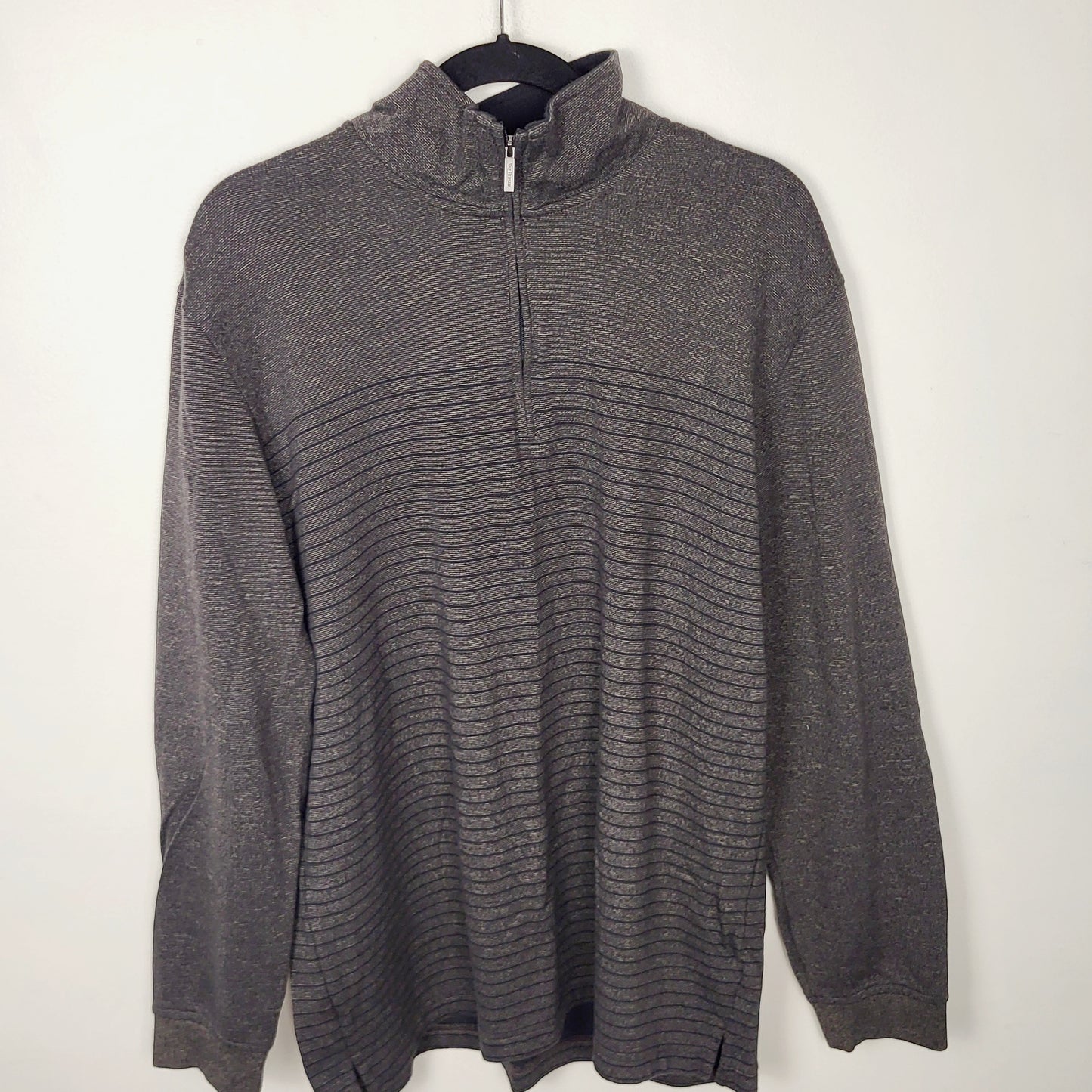 JUDR1 - Van Heusen grey striped knit half zip pullover sweater. Men's size large