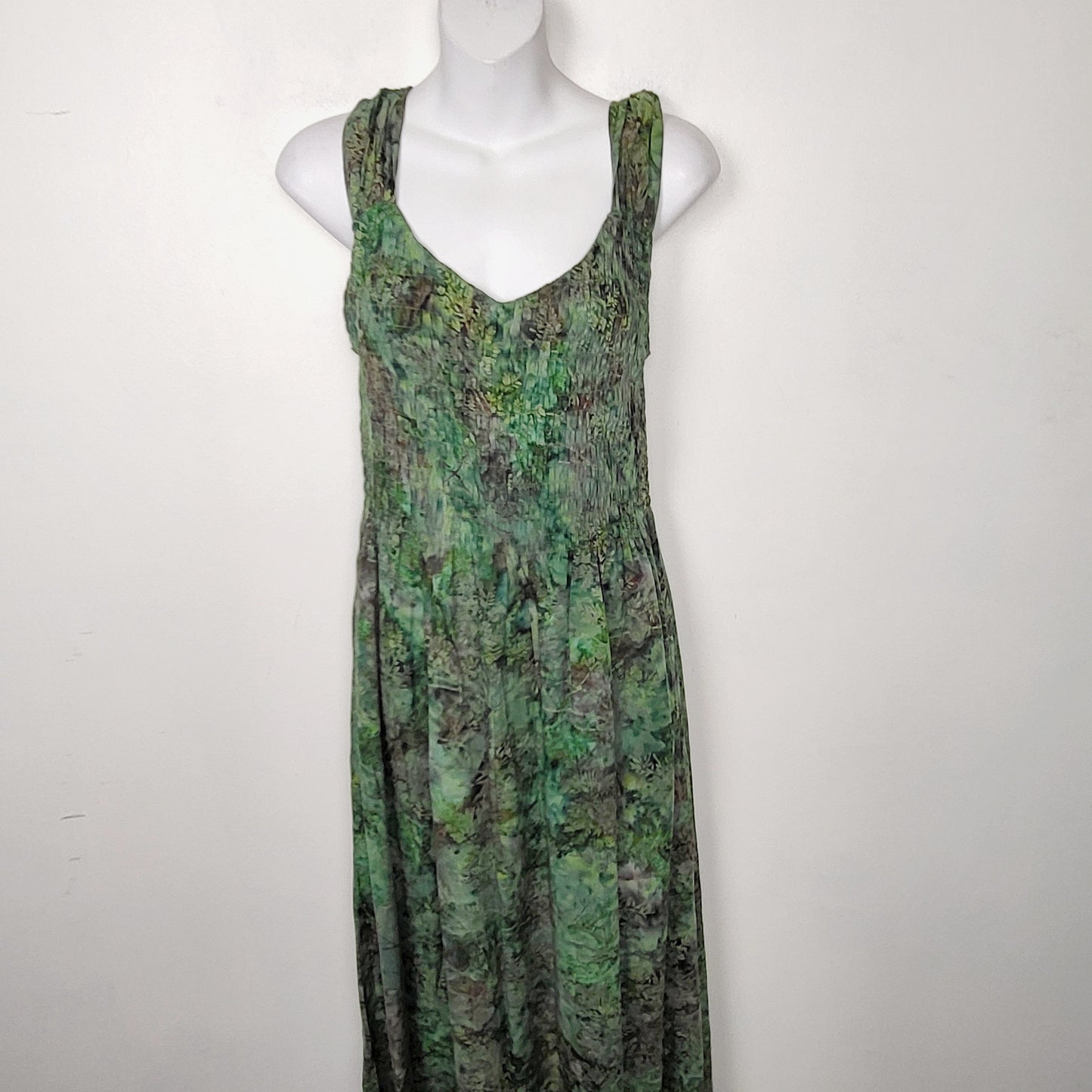 JUDR1 - Papa green fauna patterned smocked sleeveless rayon dress. Size small