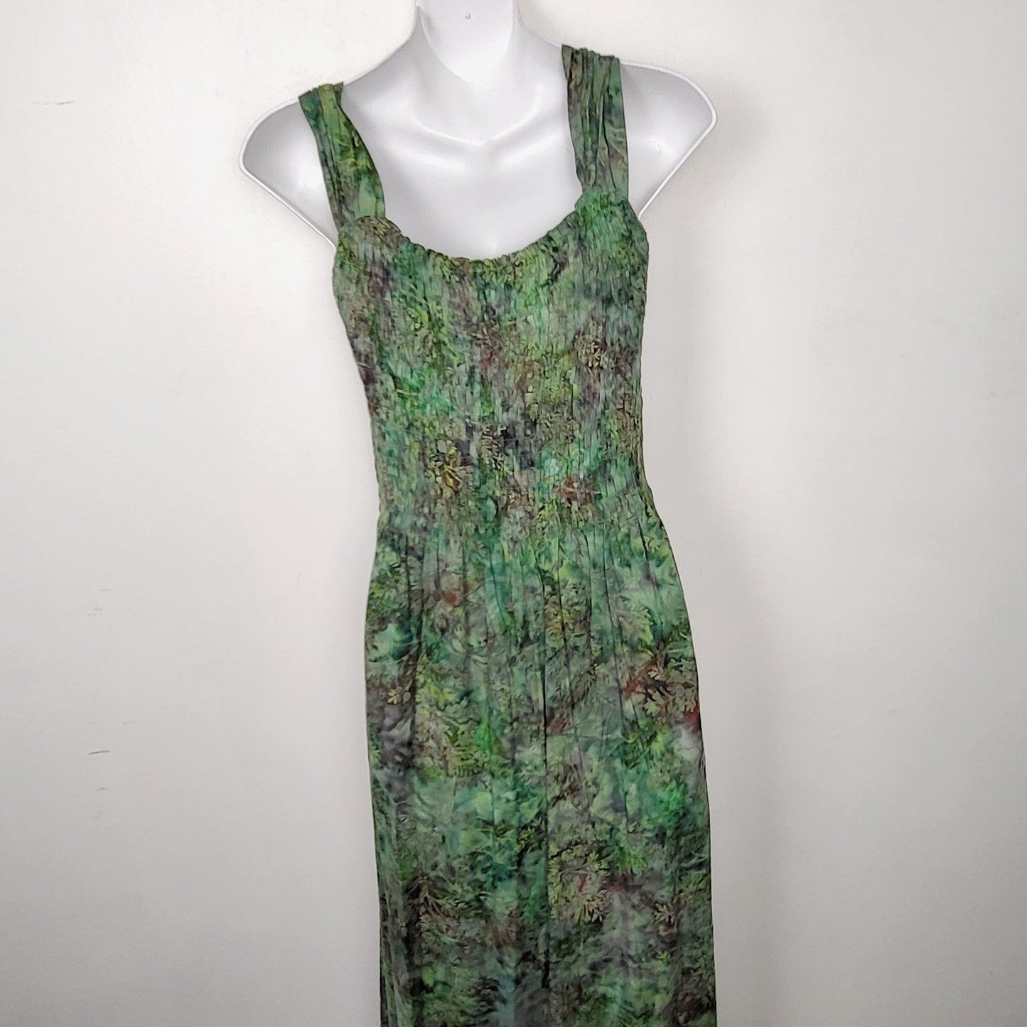 JUDR1 - Papa green fauna patterned smocked sleeveless rayon dress. Size small