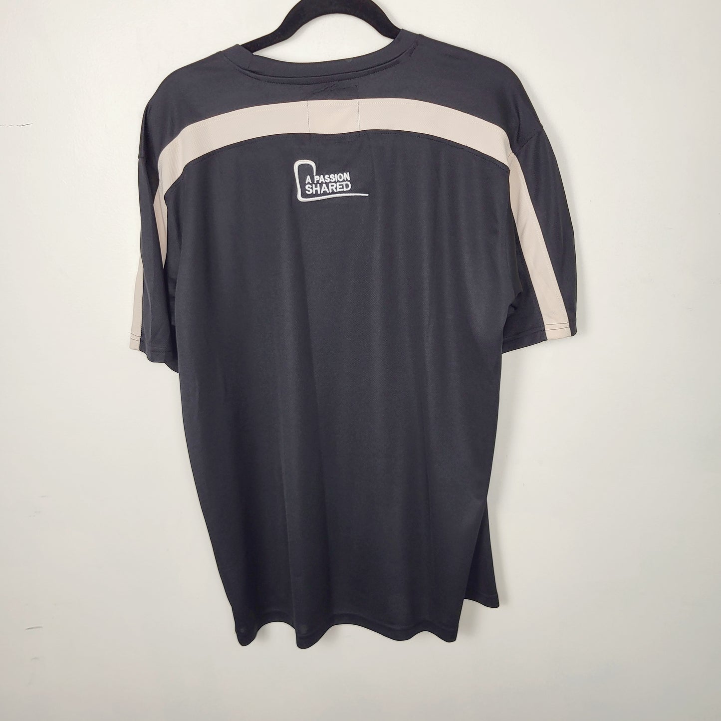 JUDR1 - Guinness 1759 jersey style t-shirt. Men's size large